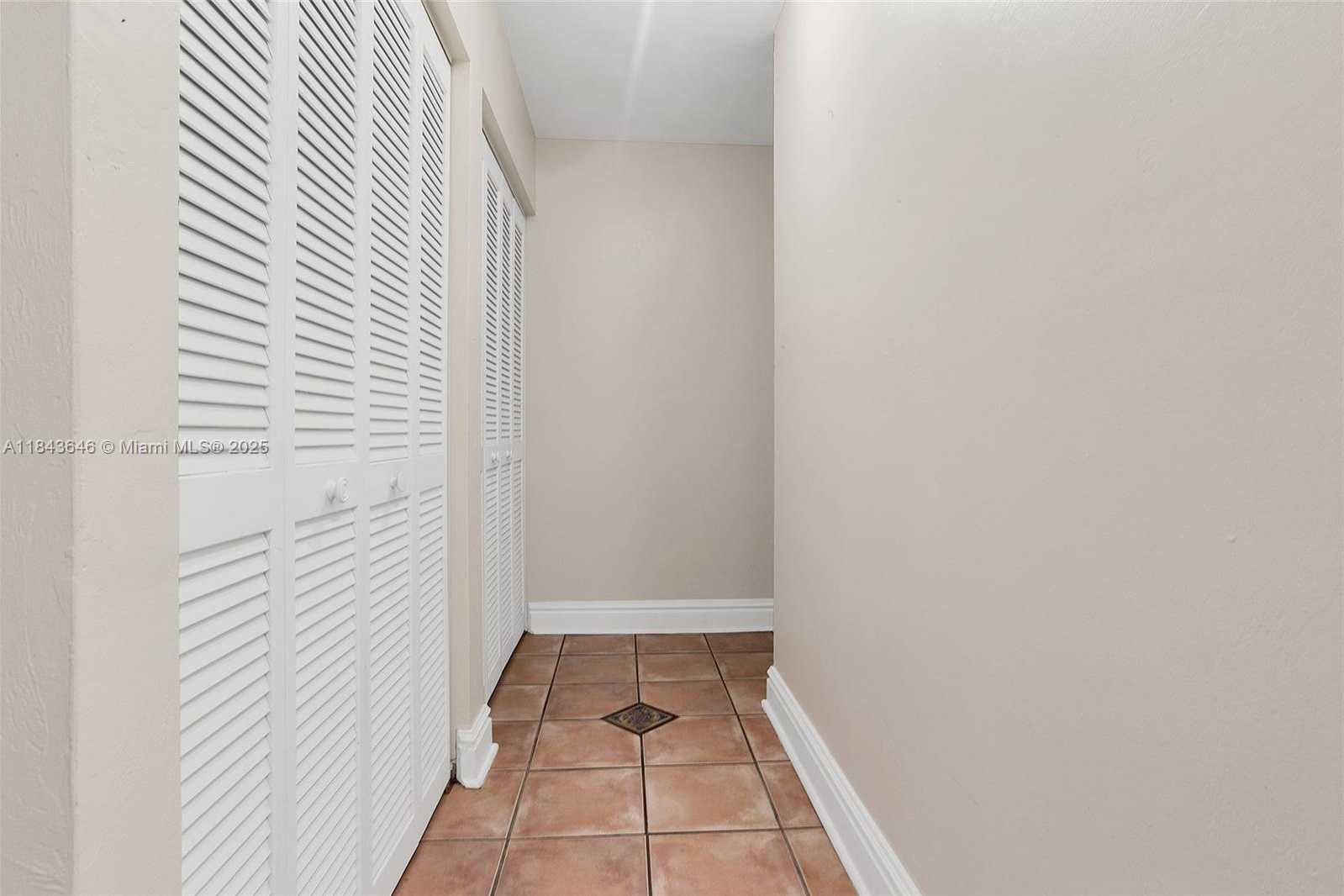 Small Image of 11040 SOUTH WEST 140TH AVE, Miami Number 26