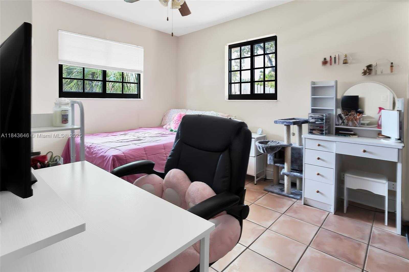 Small Image of 11040 SOUTH WEST 140TH AVE, Miami Number 28