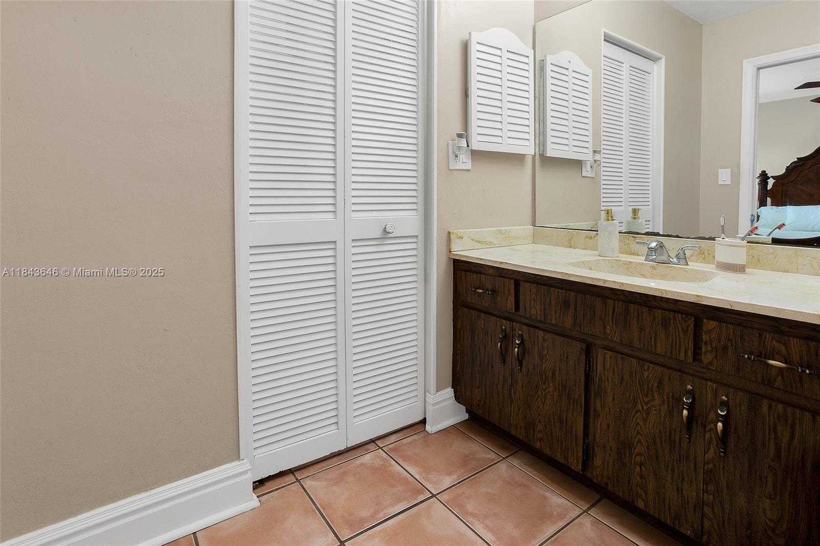 Small Image of 11040 SOUTH WEST 140TH AVE, Miami Number 33