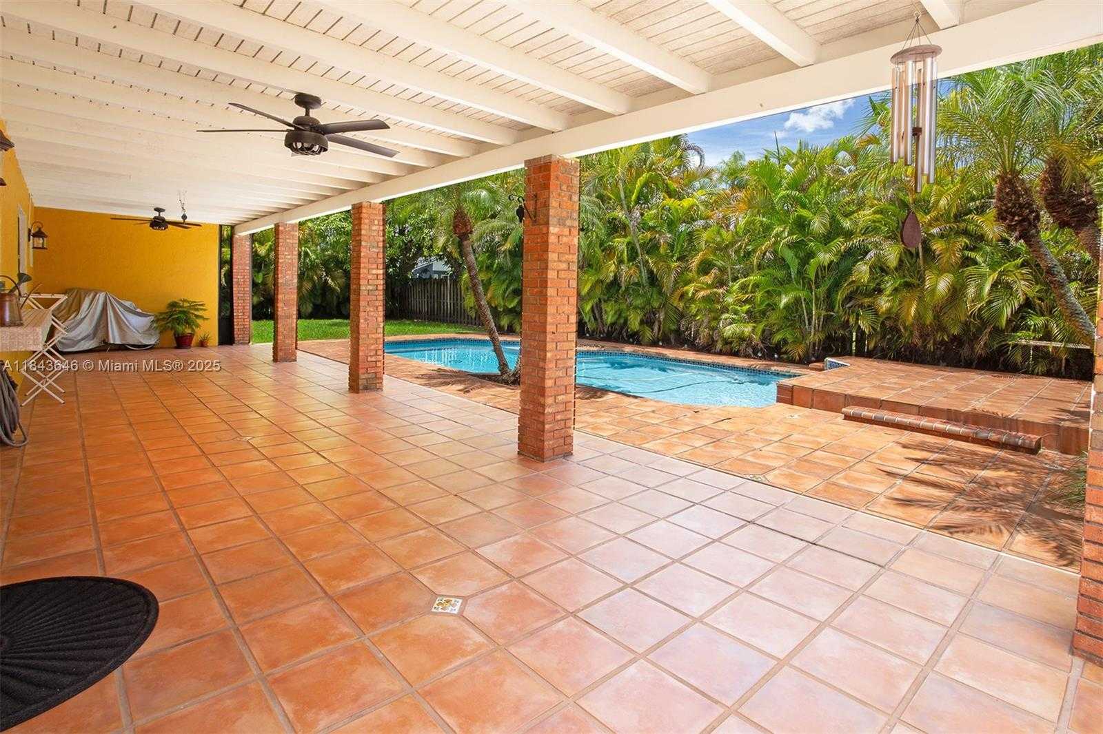 Small Image of 11040 SOUTH WEST 140TH AVE, Miami Number 38