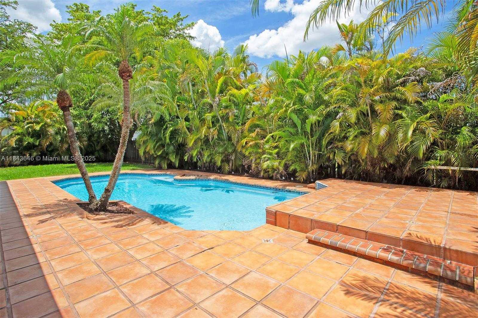 Small Image of 11040 SOUTH WEST 140TH AVE, Miami Number 41