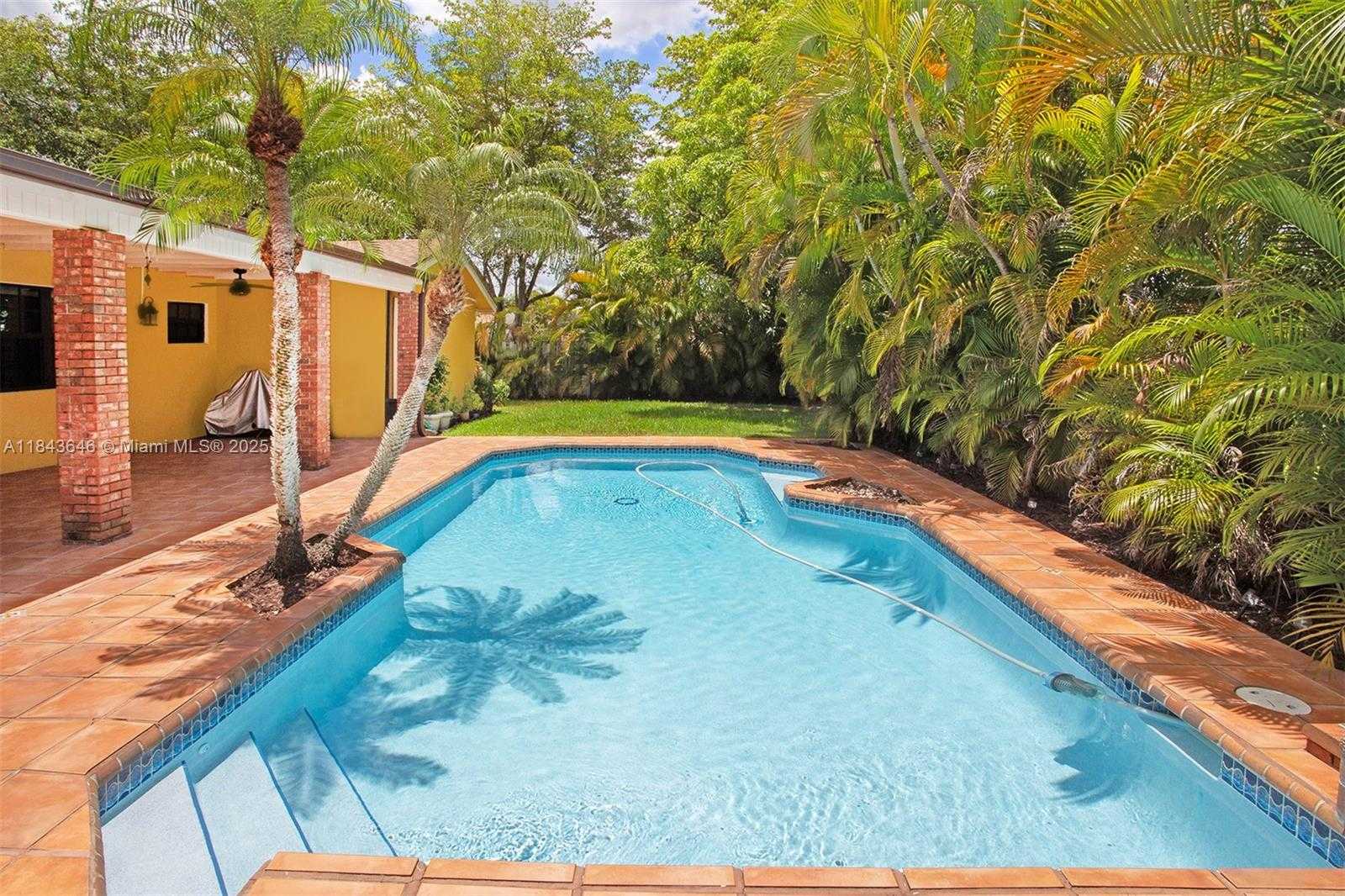 Small Image of 11040 SOUTH WEST 140TH AVE, Miami Number 42