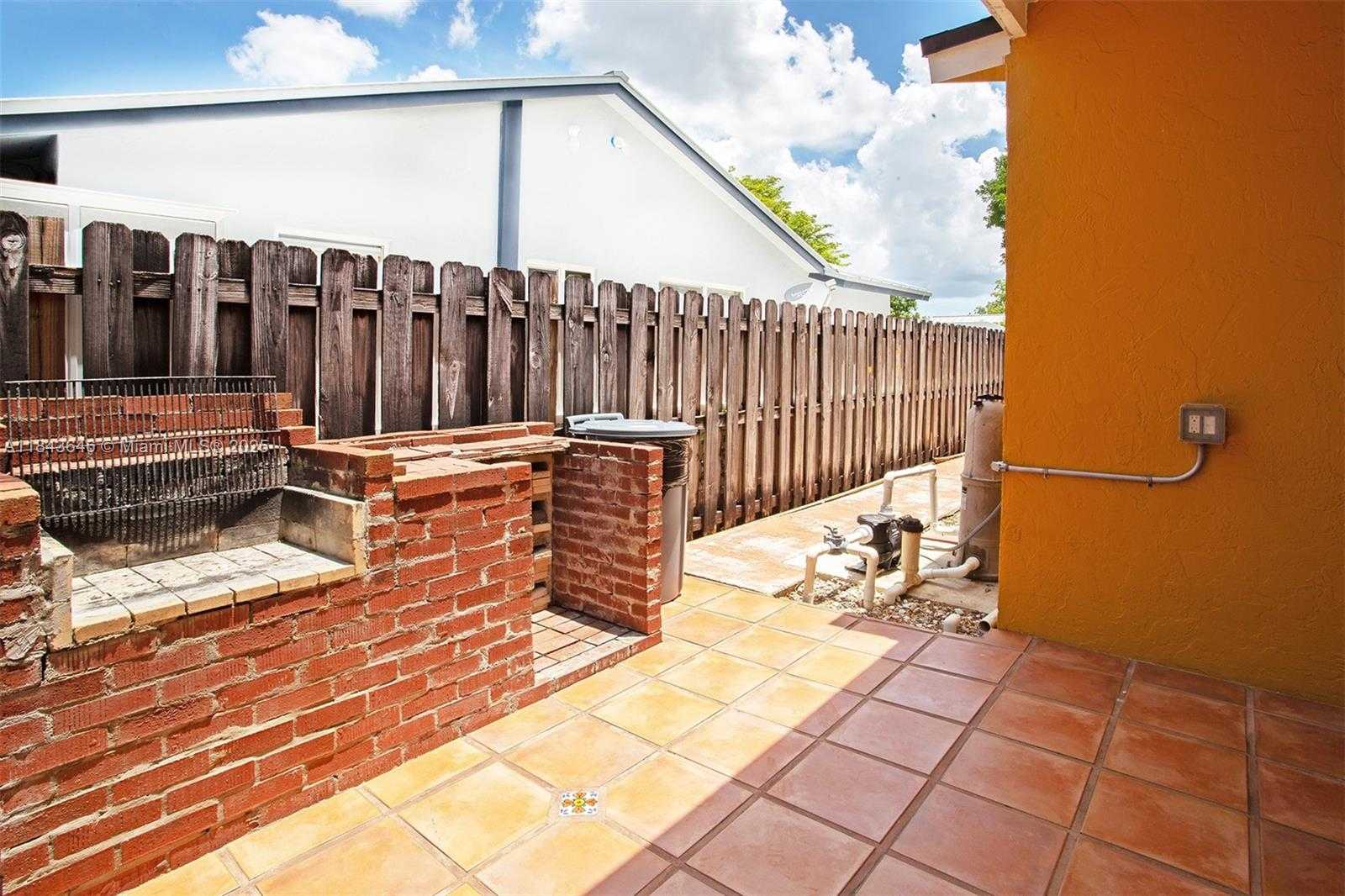 Small Image of 11040 SOUTH WEST 140TH AVE, Miami Number 43