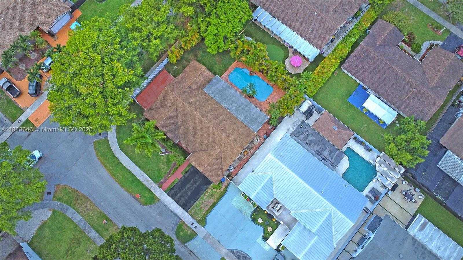 Small Image of 11040 SOUTH WEST 140TH AVE, Miami Number 47