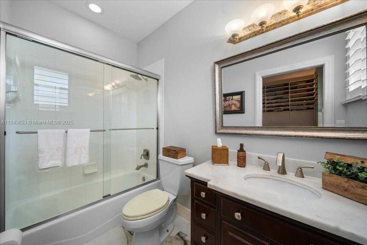 Small Image of 125 DOCKSIDE CIR, Weston Number 14