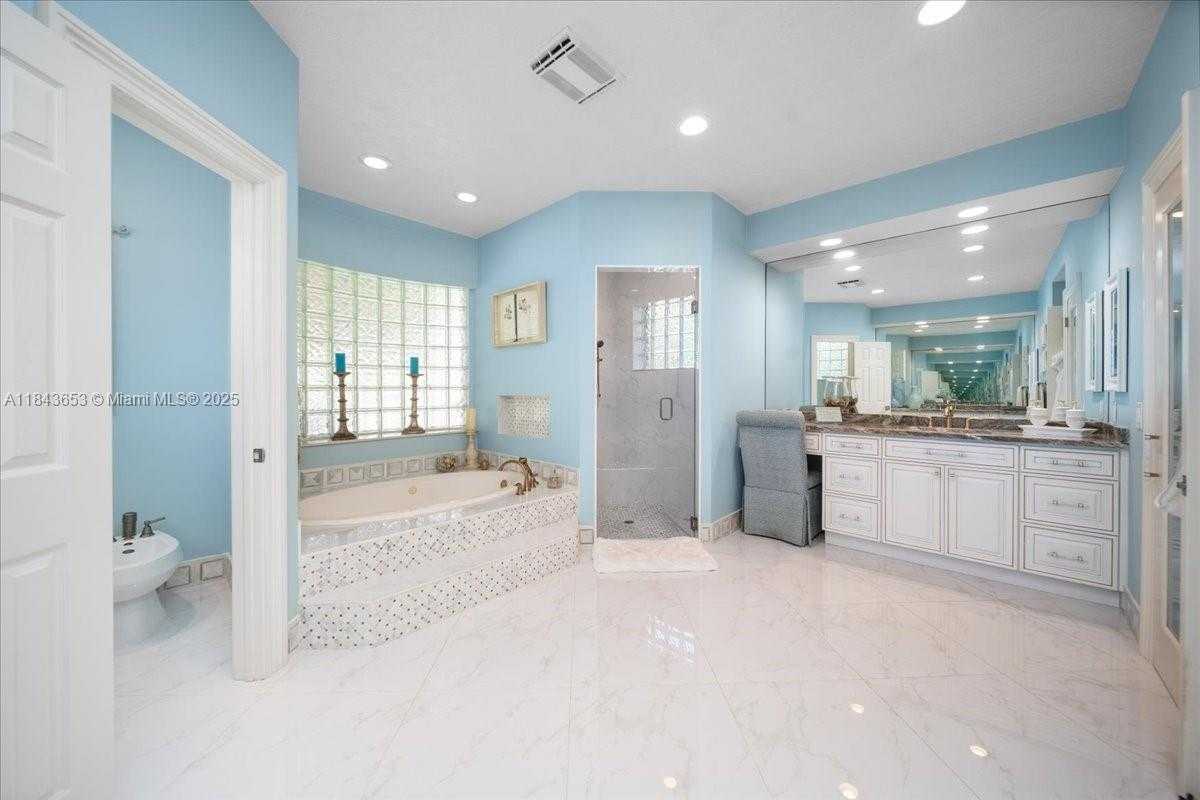 Small Image of 125 DOCKSIDE CIR, Weston Number 16