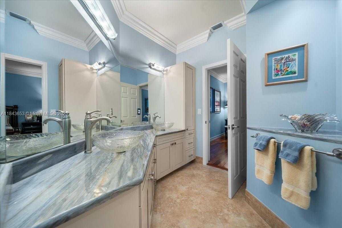 Small Image of 125 DOCKSIDE CIR, Weston Number 19