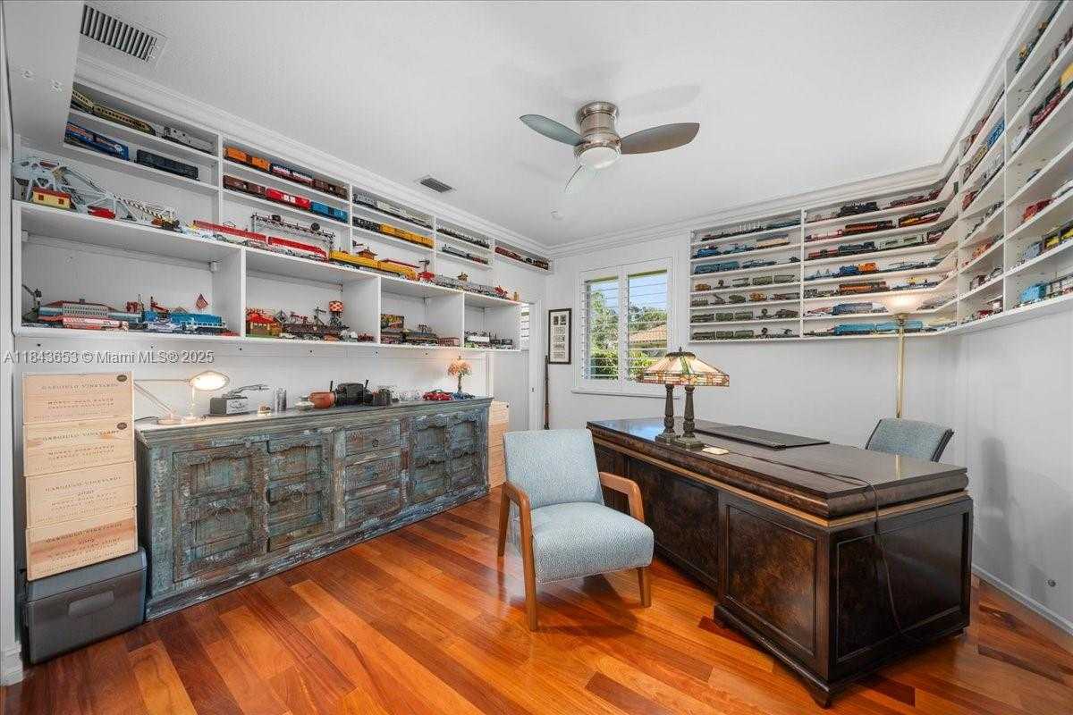 Small Image of 125 DOCKSIDE CIR, Weston Number 22