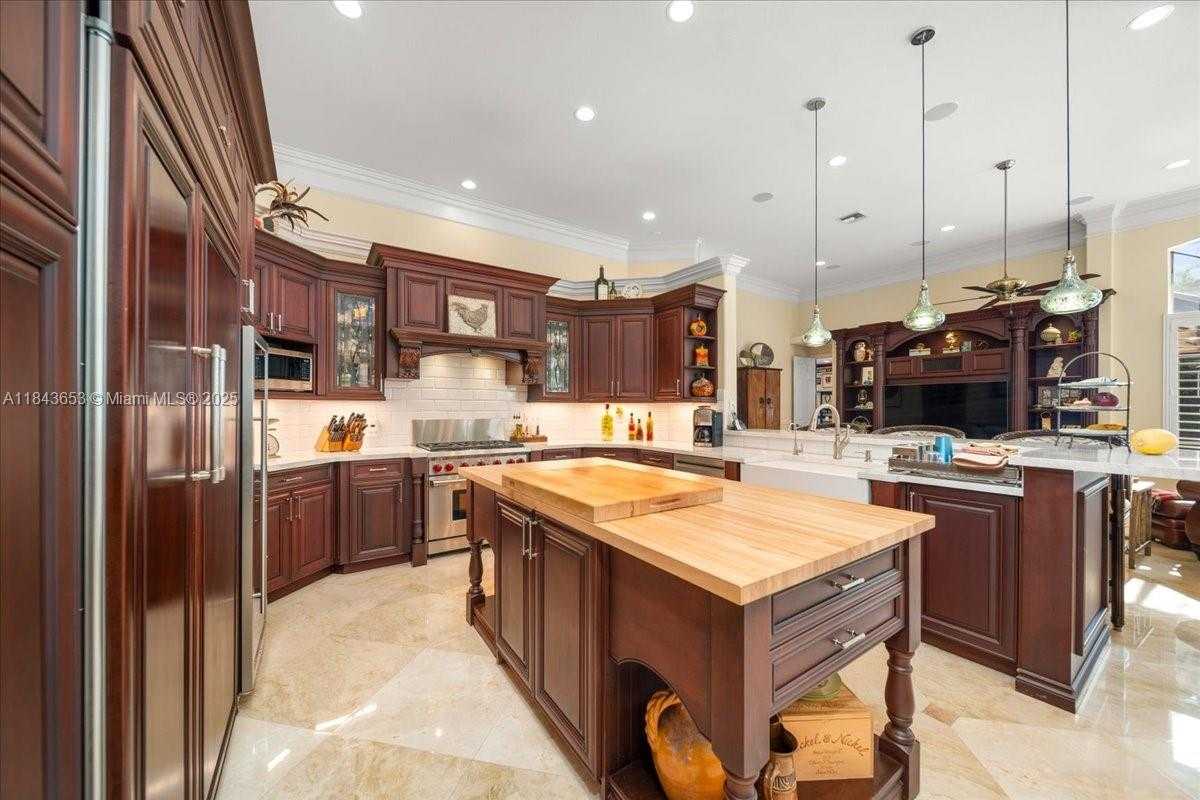 Small Image of 125 DOCKSIDE CIR, Weston Number 3
