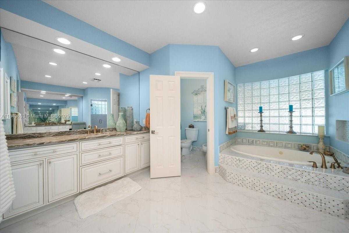 Small Image of 125 DOCKSIDE CIR, Weston Number 30