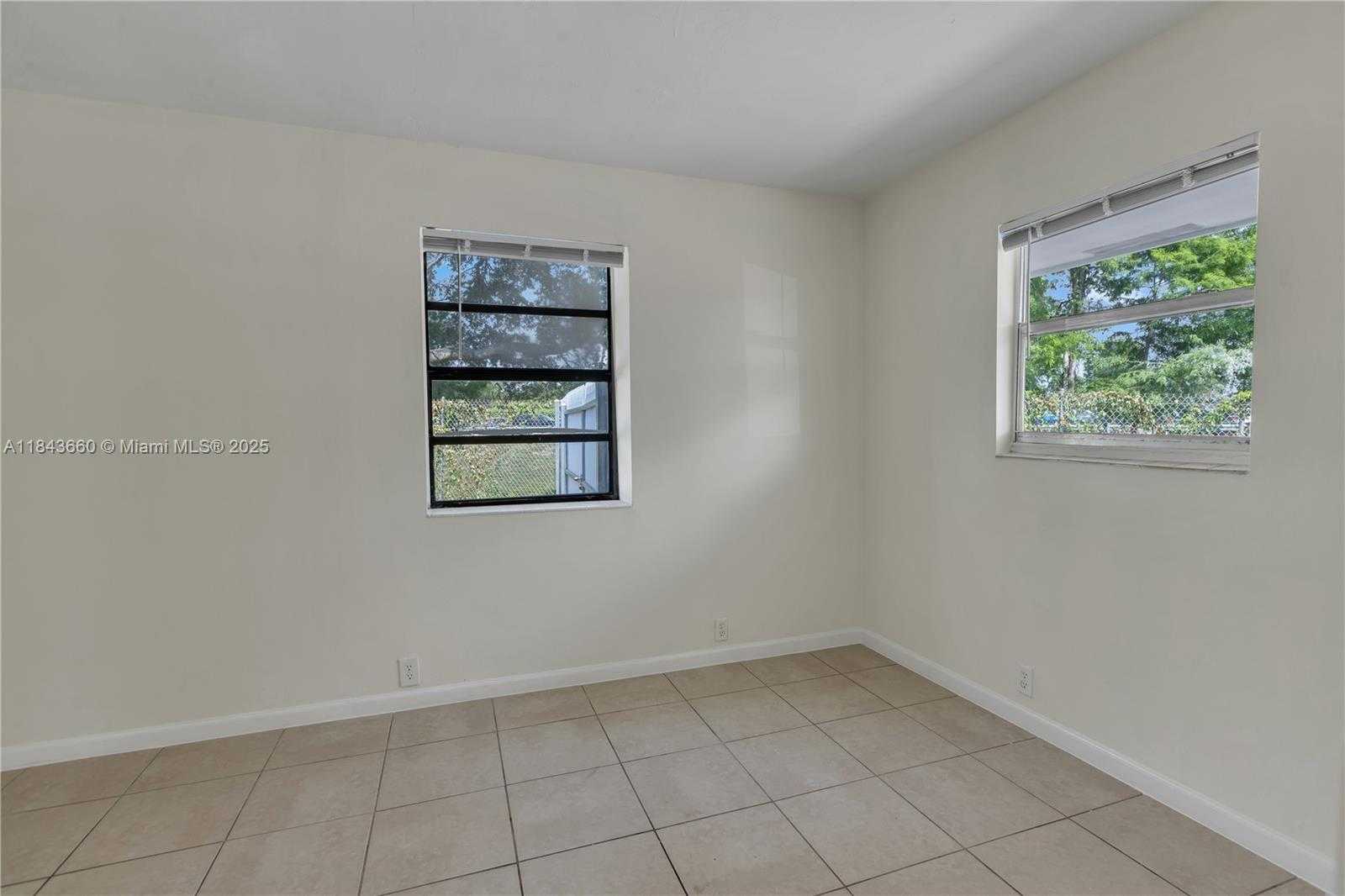 Small Image of 6420 WASHINGTON ST, Hollywood Number 29