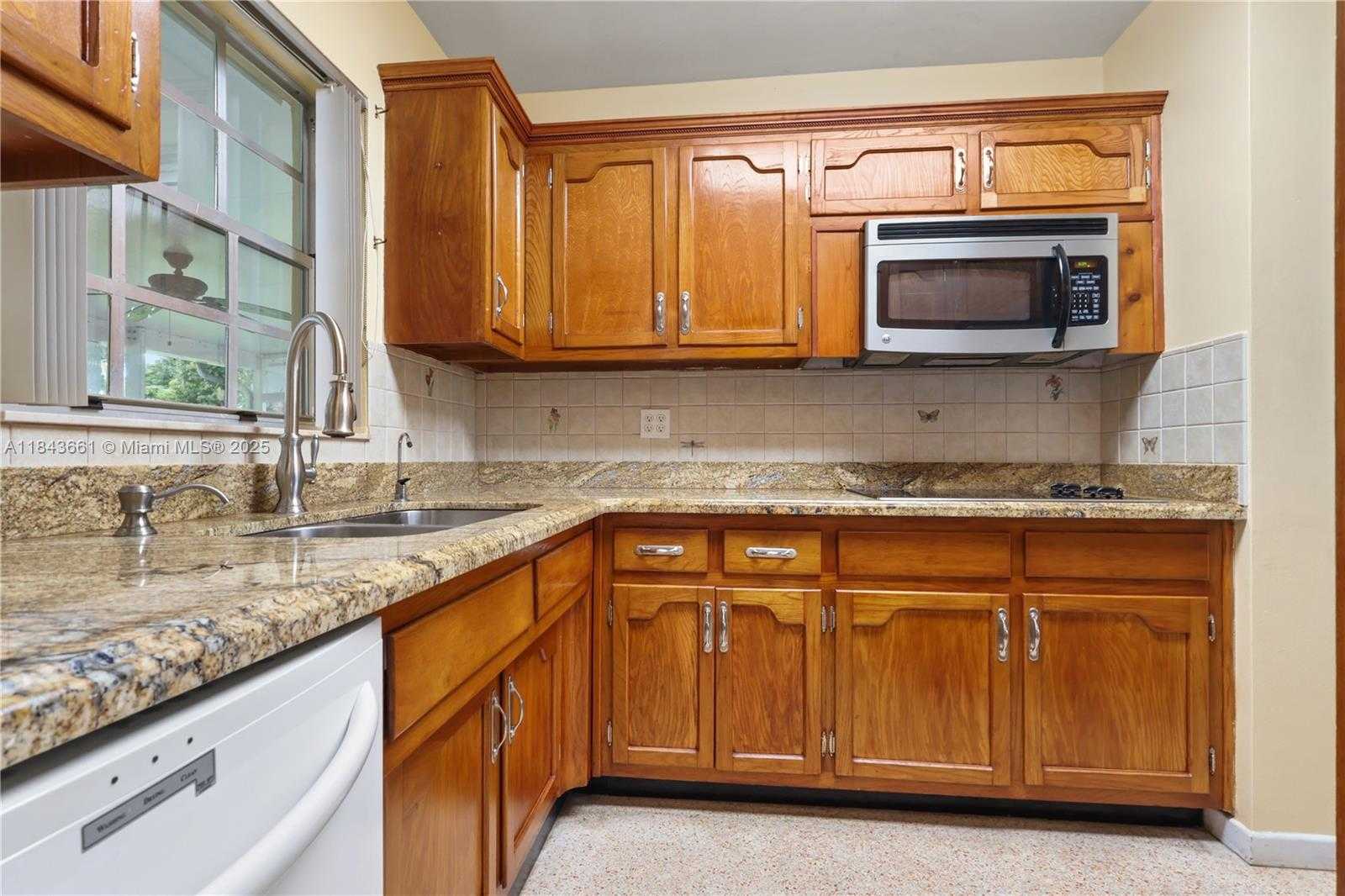Small Image of 9455 SOUTH WEST 181ST ST, Palmetto Bay Number 21