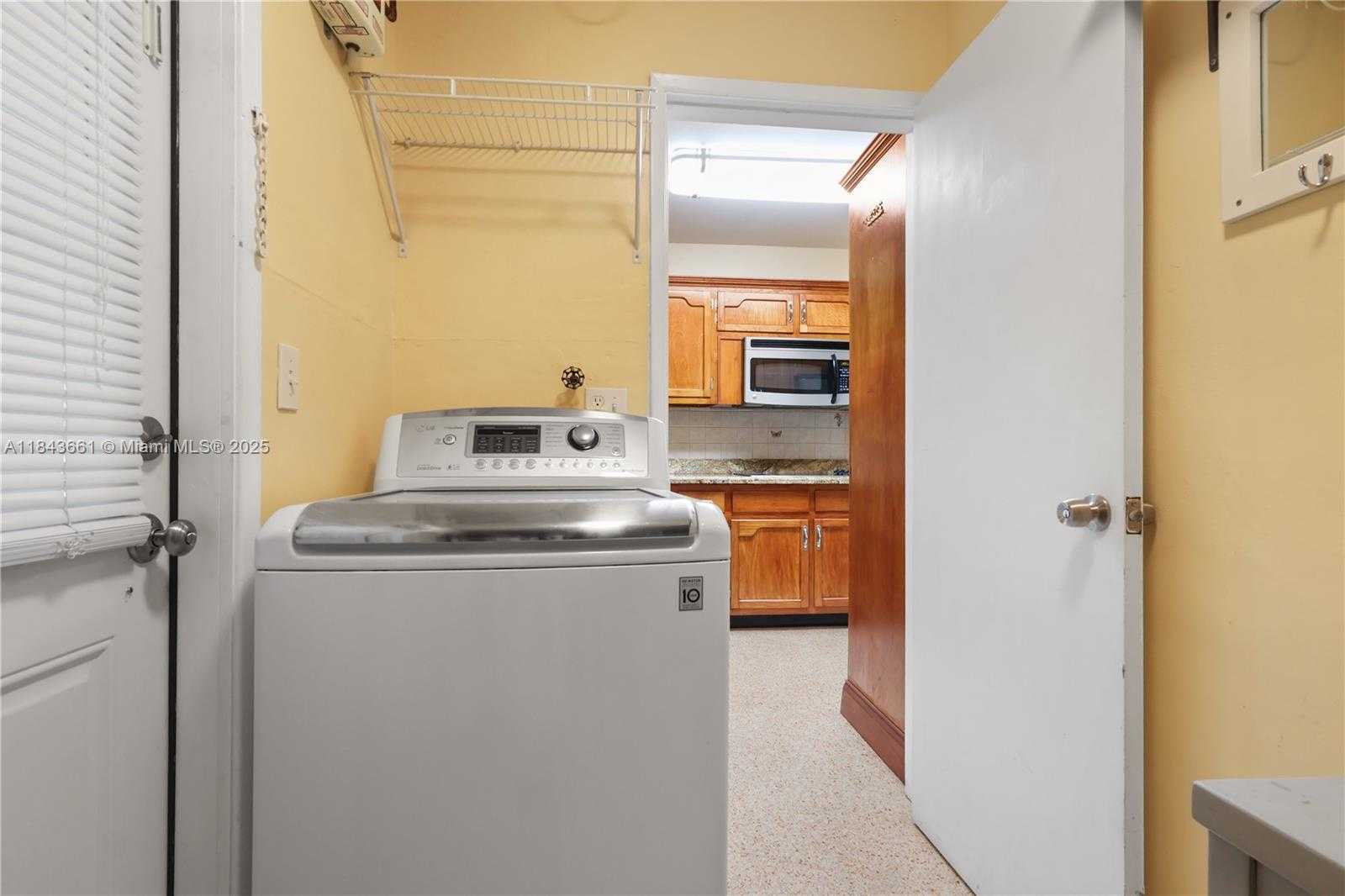 Small Image of 9455 SOUTH WEST 181ST ST, Palmetto Bay Number 24