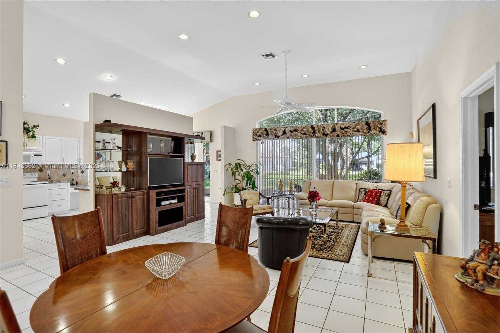 Small Image of 8754 NORTH WEST 75TH PL, Tamarac Number 25