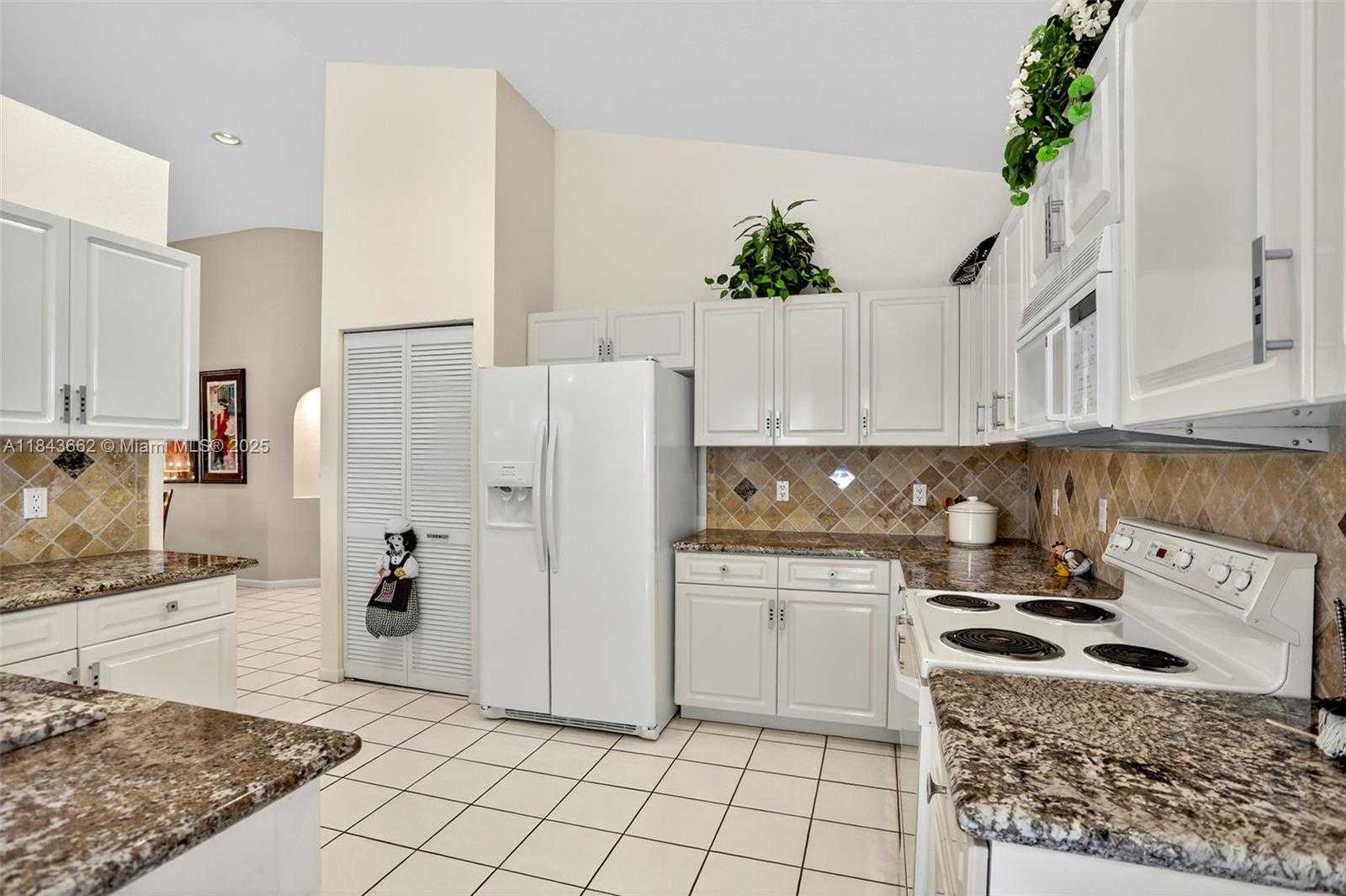 Small Image of 8754 NORTH WEST 75TH PL, Tamarac Number 34