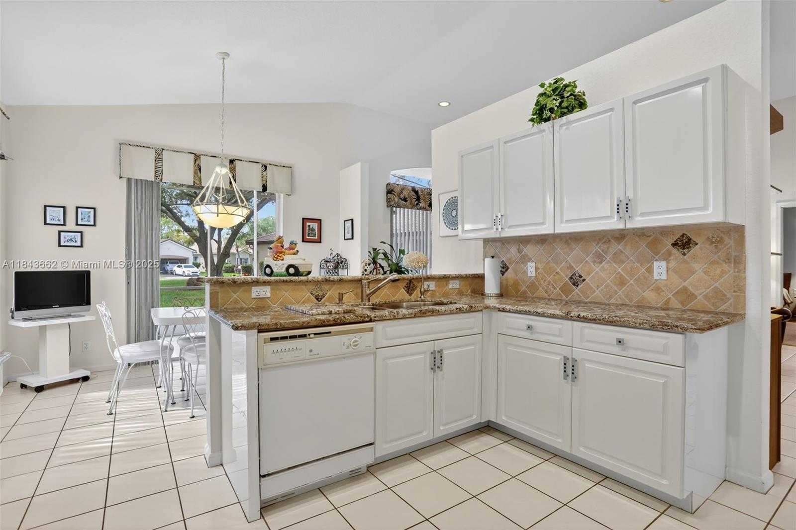 Small Image of 8754 NORTH WEST 75TH PL, Tamarac Number 35