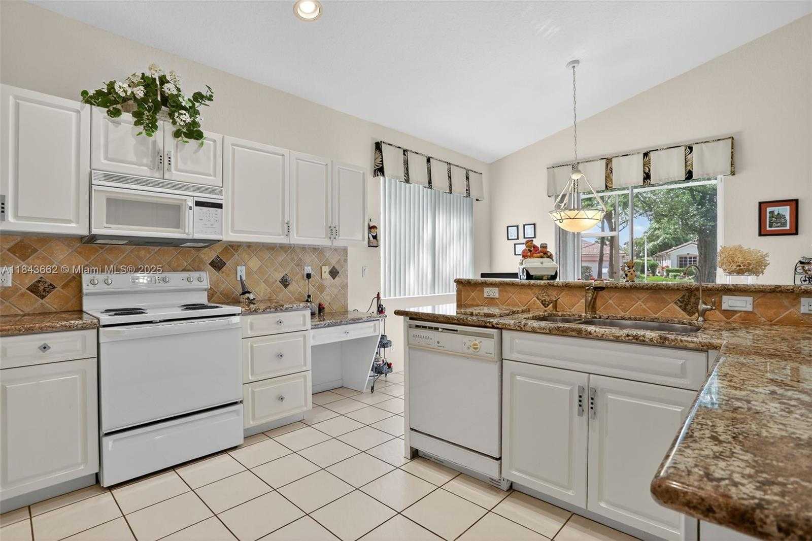 Small Image of 8754 NORTH WEST 75TH PL, Tamarac Number 36