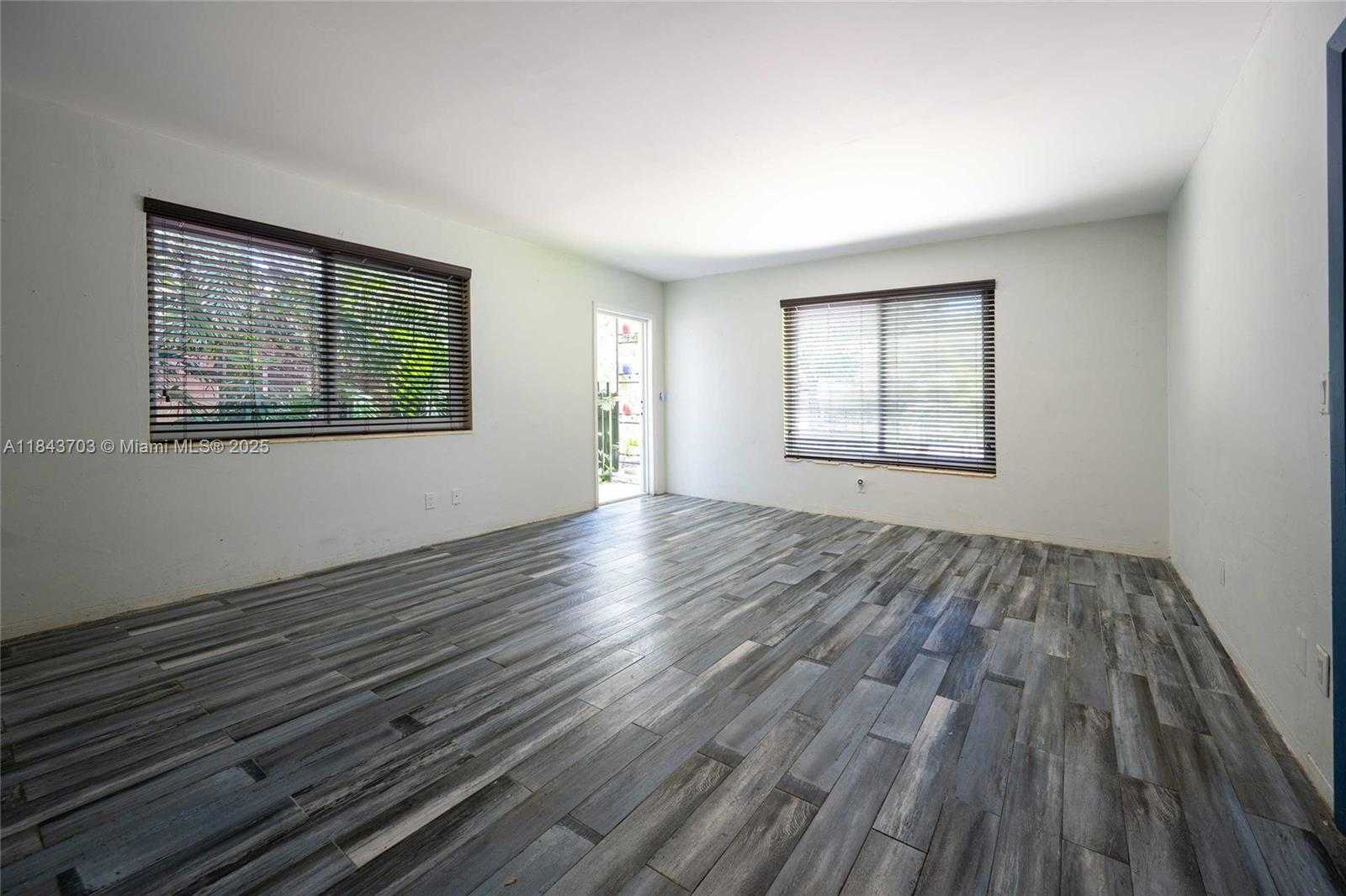 Small Image of 13325 NORTH EAST 10TH AVE, North Miami Number 19