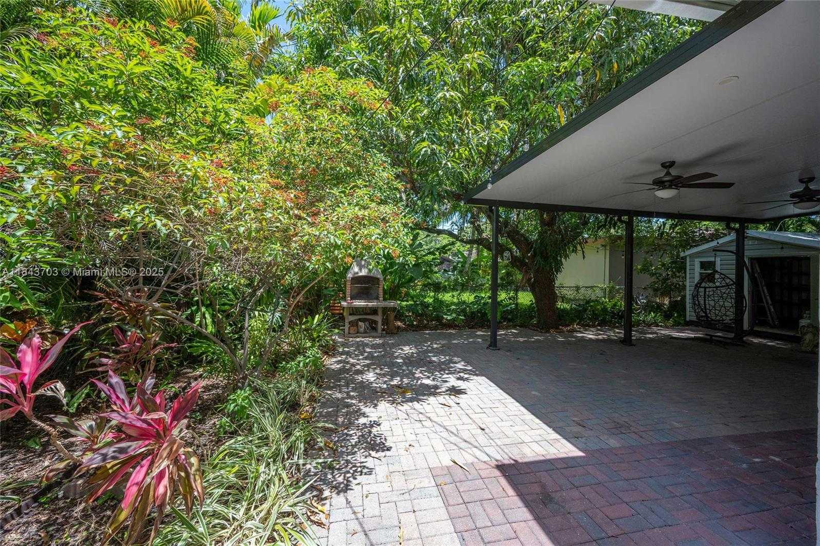 Small Image of 13325 NORTH EAST 10TH AVE, North Miami Number 6