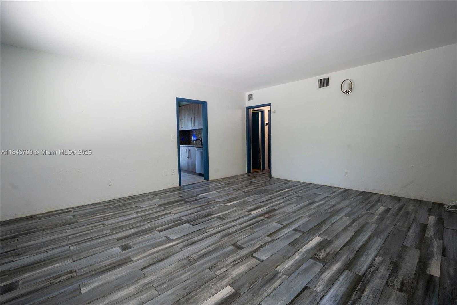 Small Image of 13325 NORTH EAST 10TH AVE, North Miami Number 9