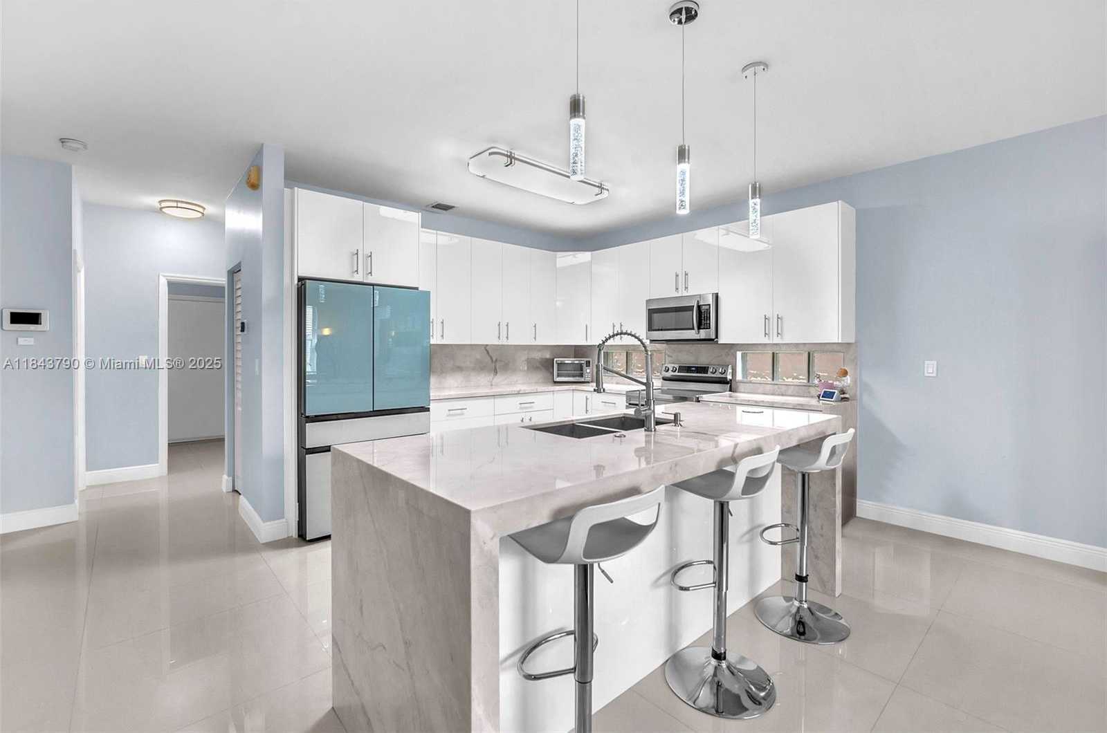 Small Image of 2885 SOUTH WEST 176TH TER, Miramar Number 11