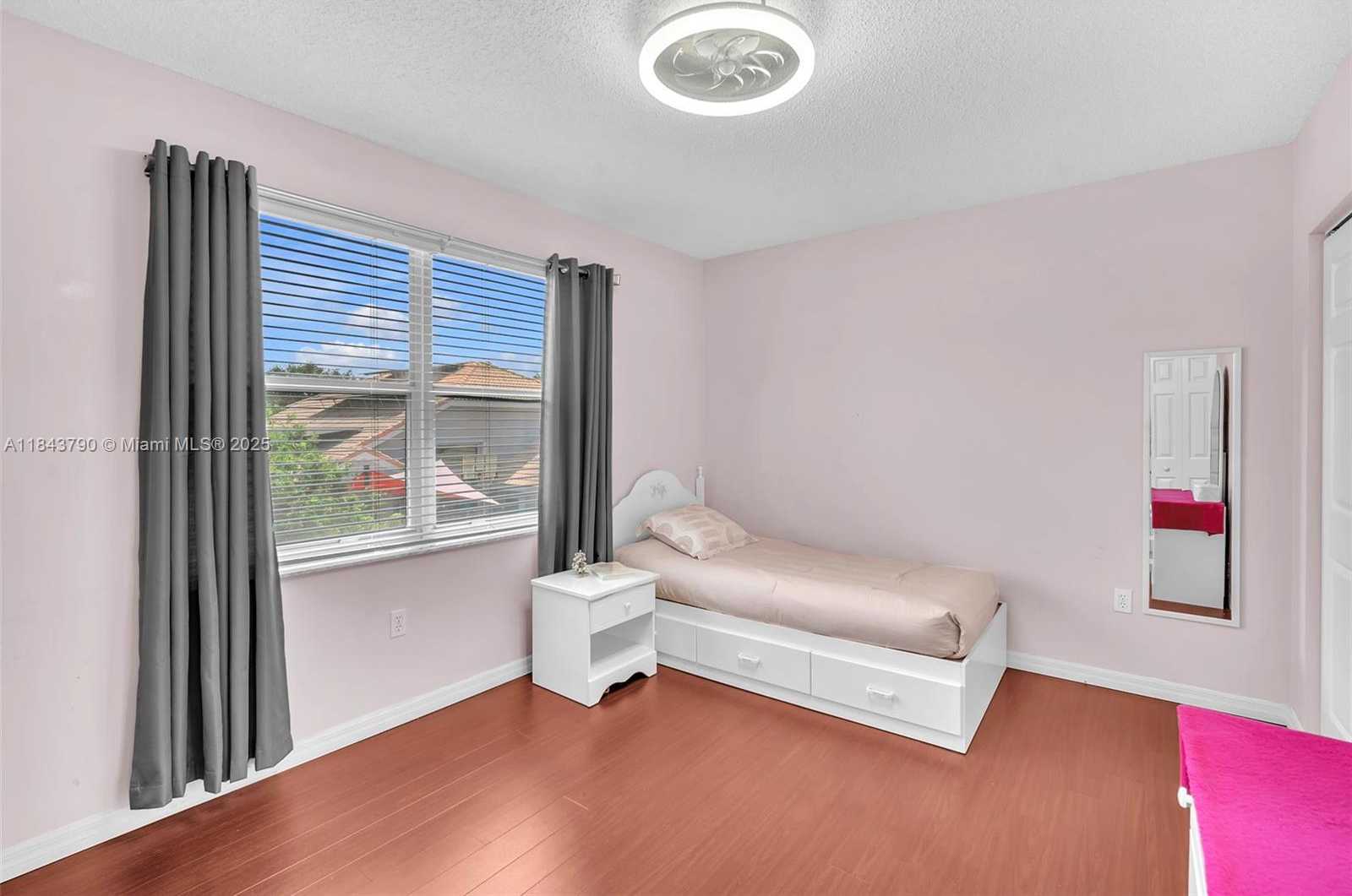Small Image of 2885 SOUTH WEST 176TH TER, Miramar Number 26
