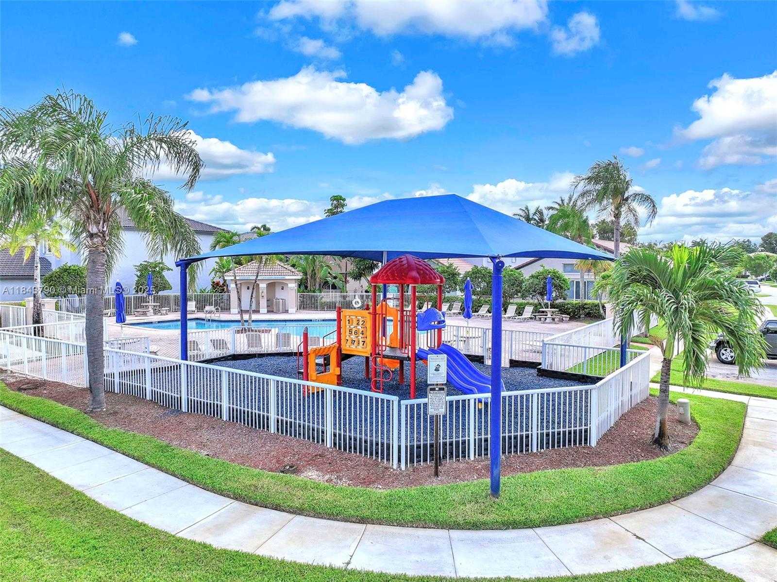 Small Image of 2885 SOUTH WEST 176TH TER, Miramar Number 45