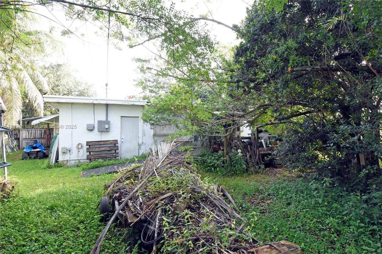 Small Image of 530 NORTH WEST 10TH ST, Homestead Number 5