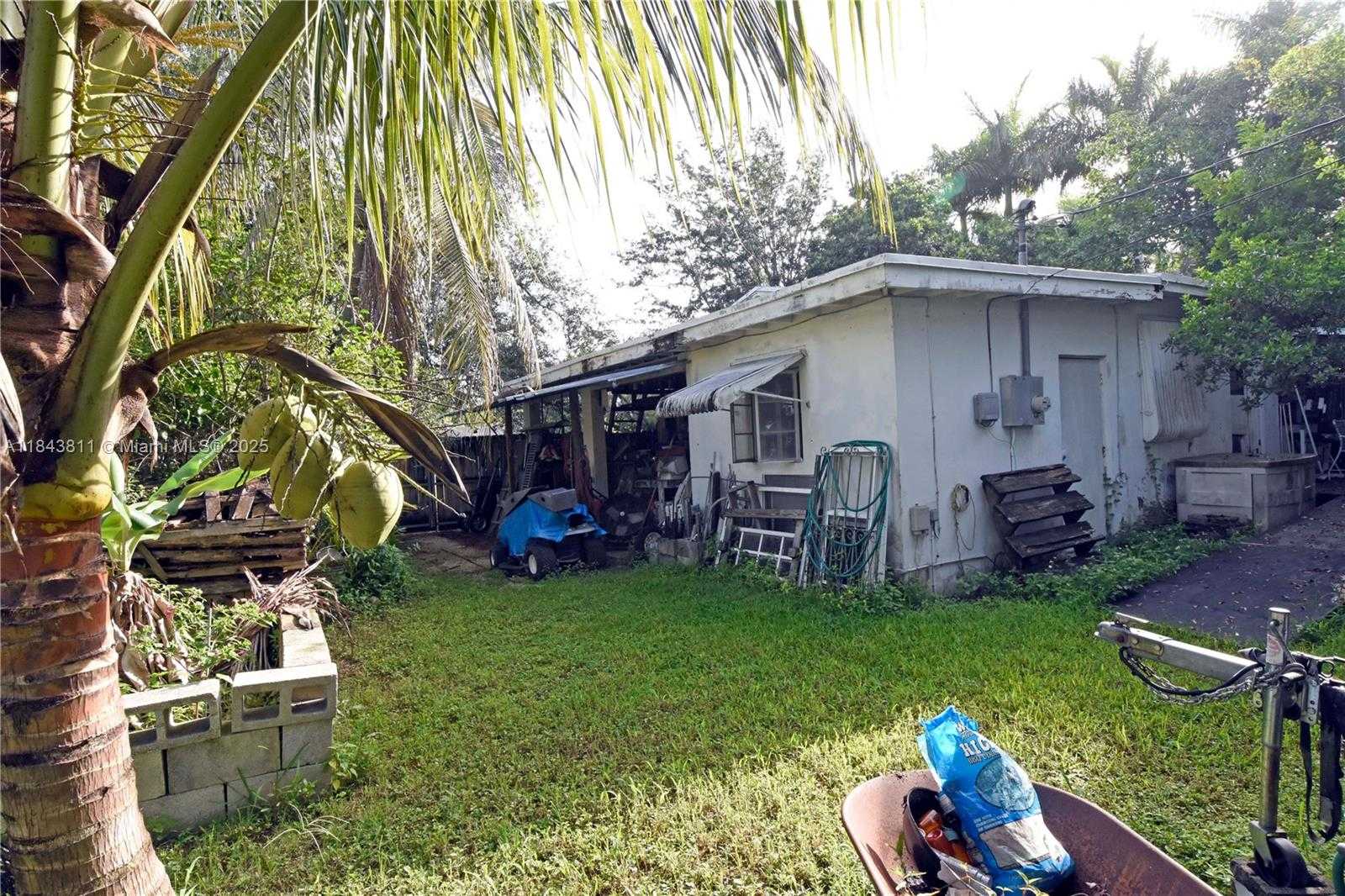 Small Image of 530 NORTH WEST 10TH ST, Homestead Number 7