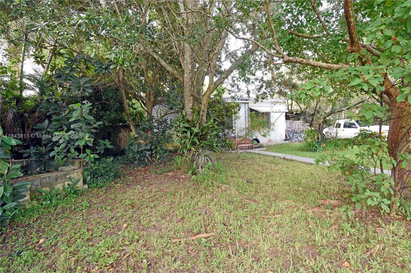 Small Image of 530 NORTH WEST 10TH ST, Homestead Number 9