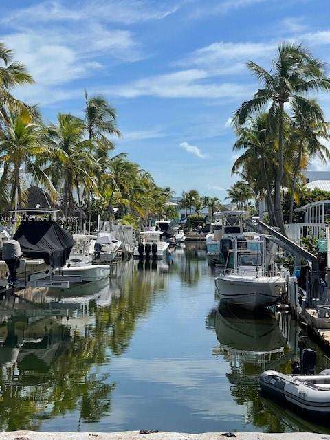 Small Image of 306 LITTLE MISS MUFFETT, Key Largo Number 32