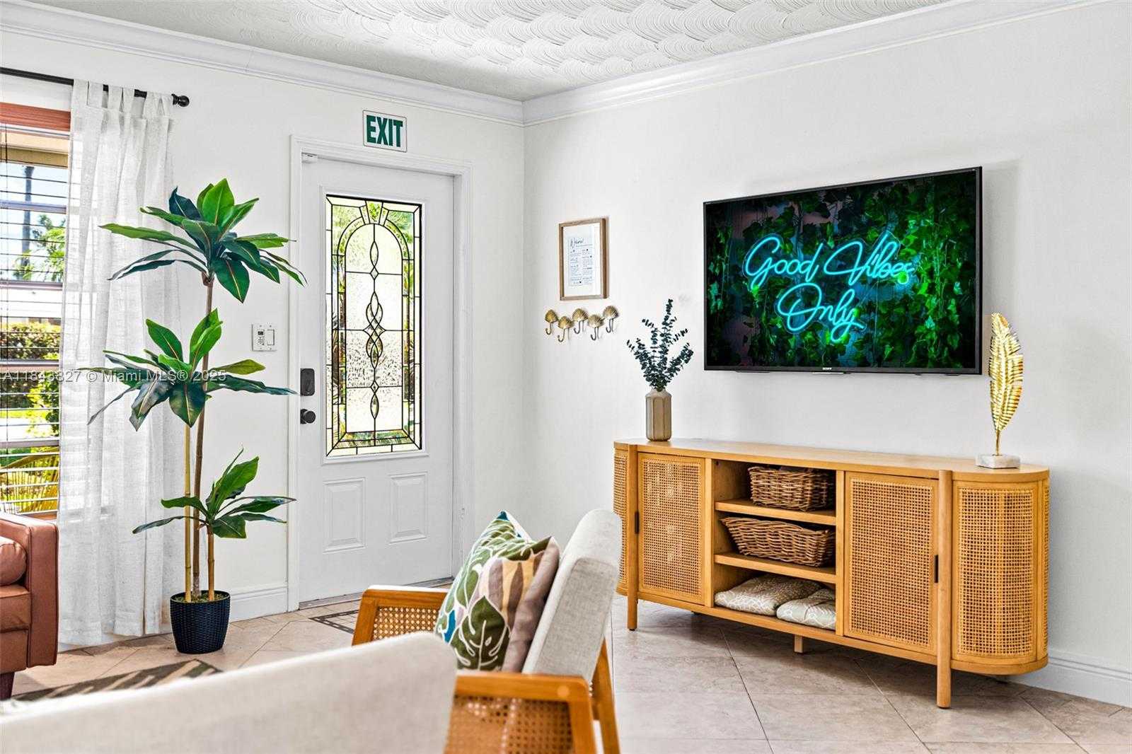 Small Image of 922 NORTH 13TH TER, Hollywood Number 11