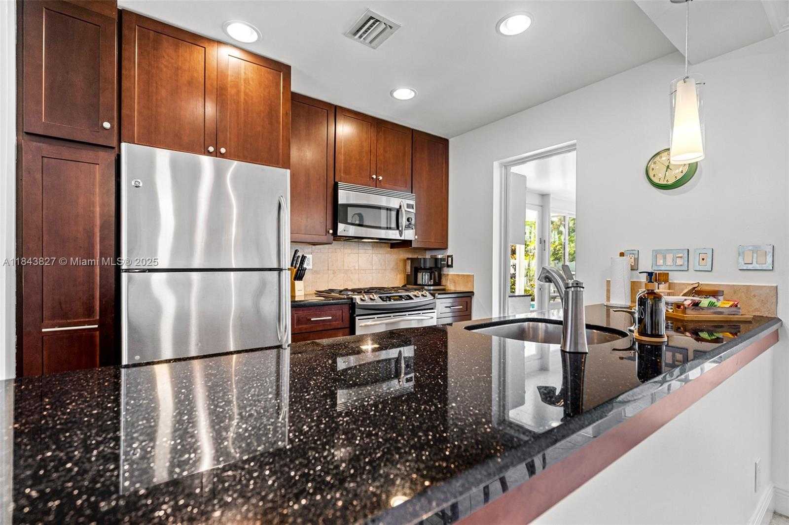 Small Image of 922 NORTH 13TH TER, Hollywood Number 18