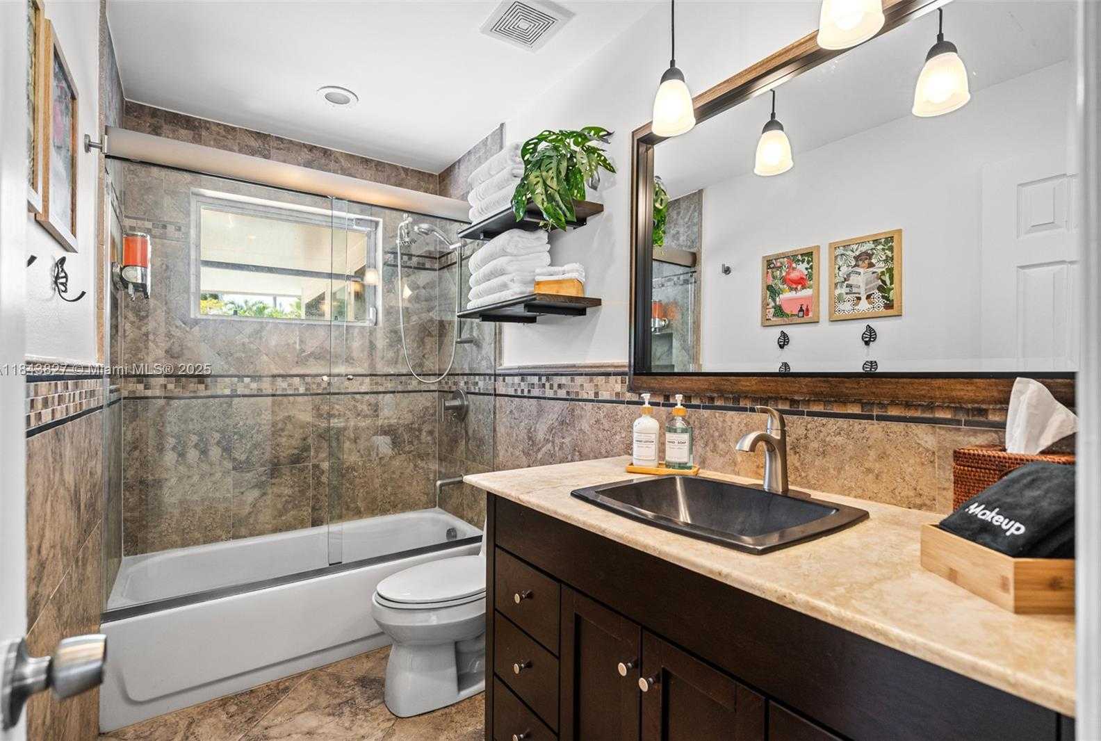 Small Image of 922 NORTH 13TH TER, Hollywood Number 31