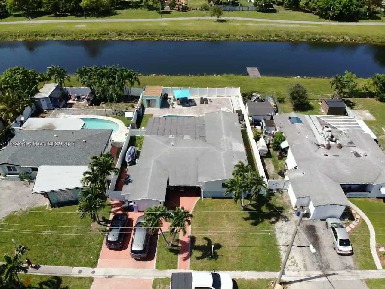Small Image of 3617 NORTH WEST 37TH ST, Lauderdale Lakes Number 2