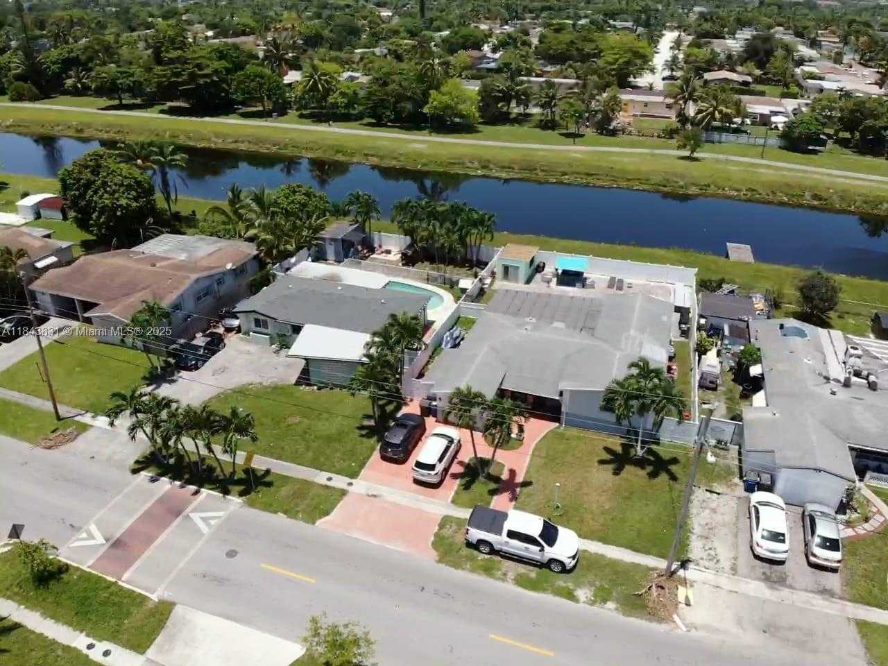 Small Image of 3617 NORTH WEST 37TH ST, Lauderdale Lakes Number 3