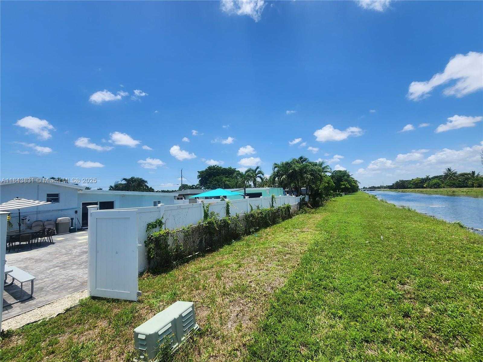 Small Image of 3617 NORTH WEST 37TH ST, Lauderdale Lakes Number 5