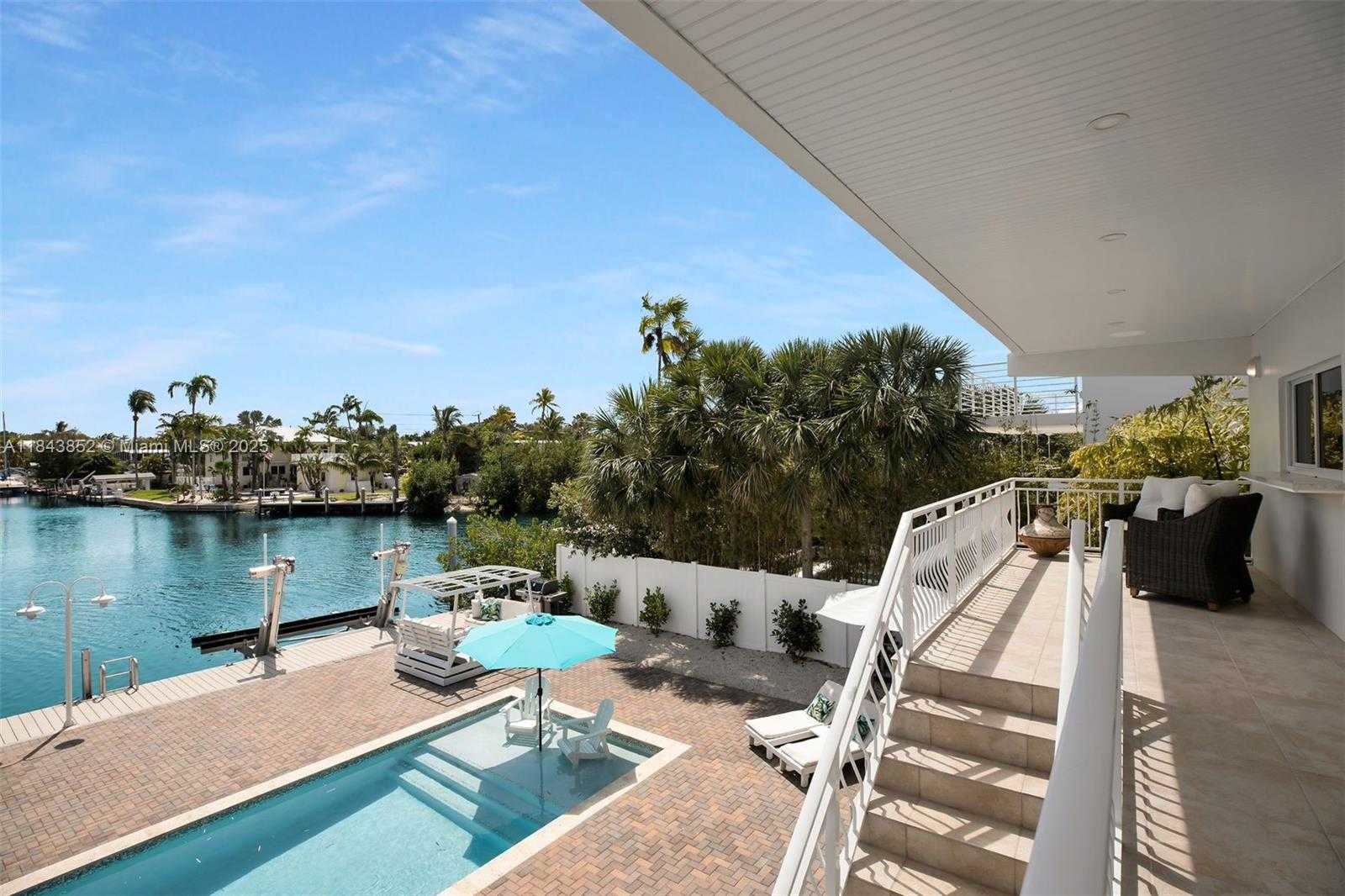 Small Image of 187 PLANTATION AVE, Tavernier Number 2