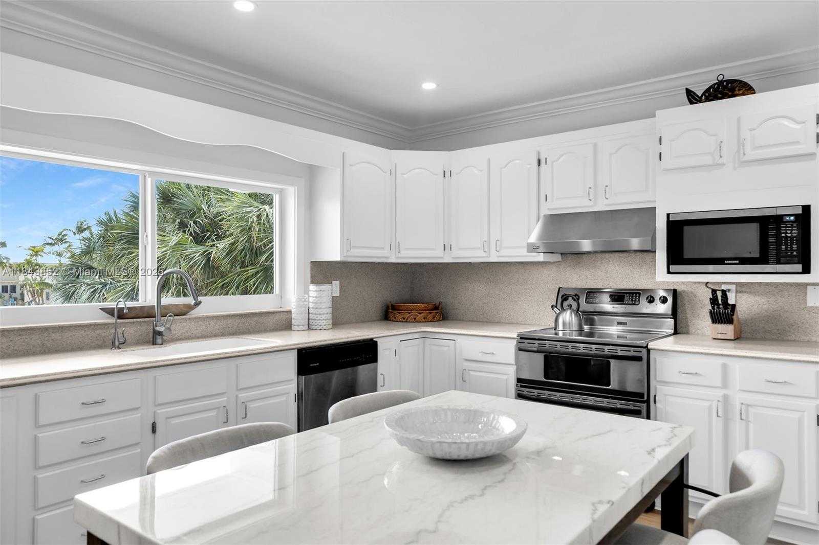 Small Image of 187 PLANTATION AVE, Tavernier Number 8
