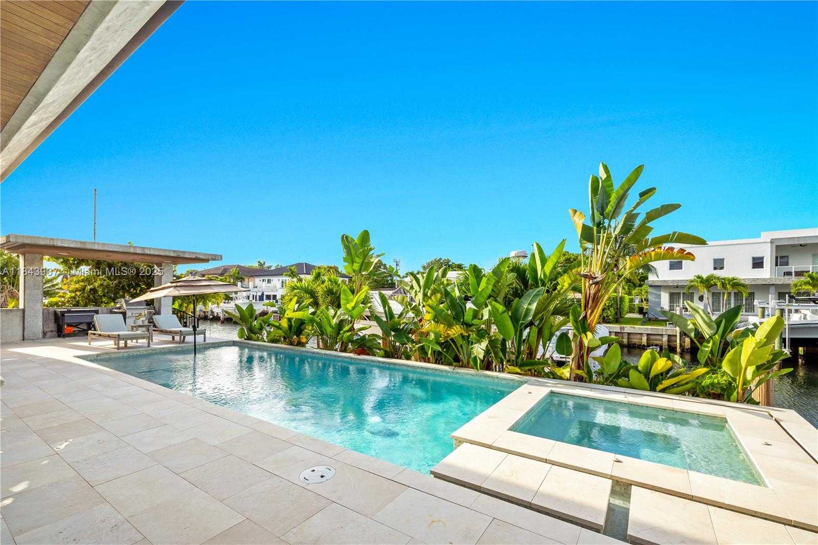 Small Image of 2050 SOUTH HIBISCUS DR, North Miami Number 16