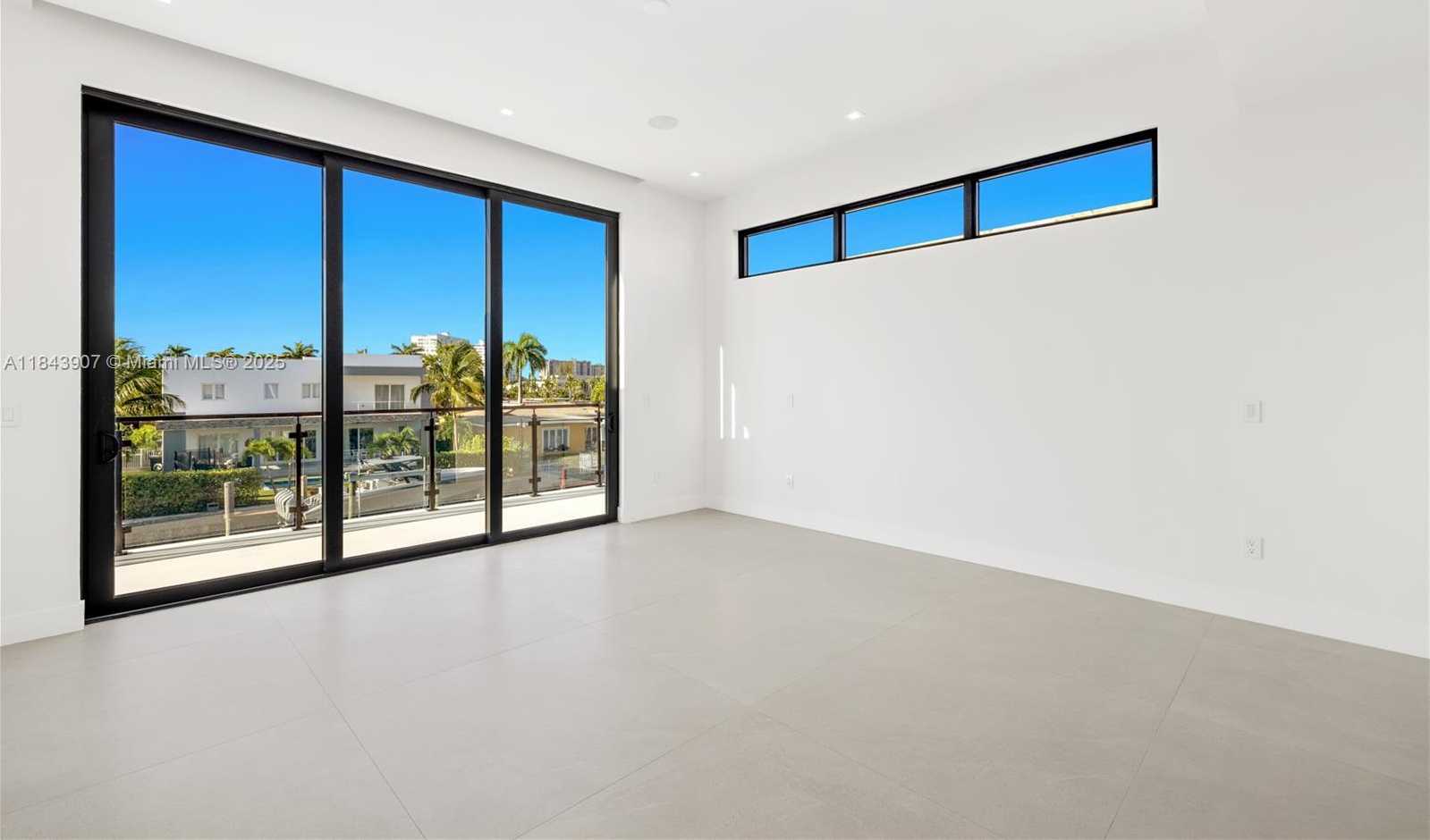 Small Image of 2050 SOUTH HIBISCUS DR, North Miami Number 9