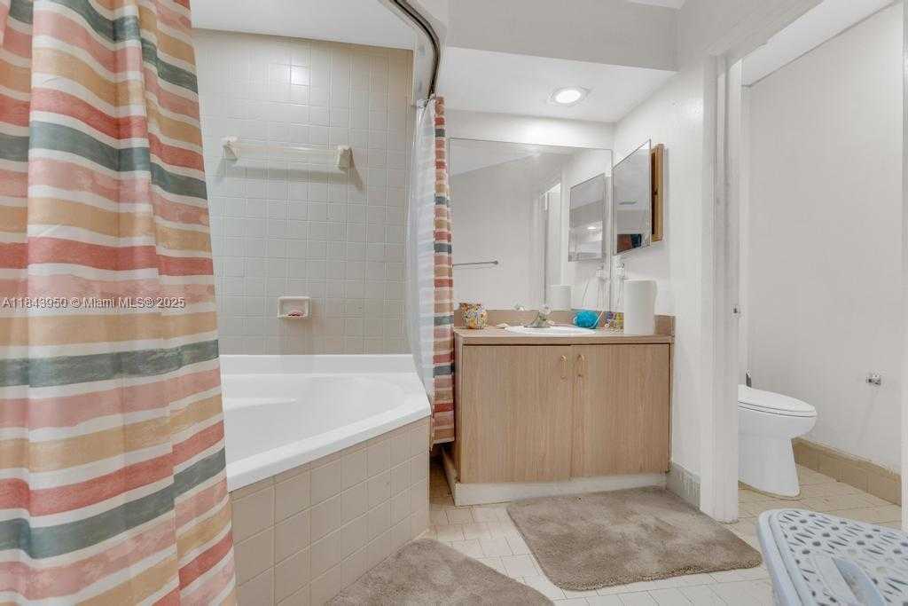 Small Image of 9500 ATLANTIC ST, Miramar Number 13