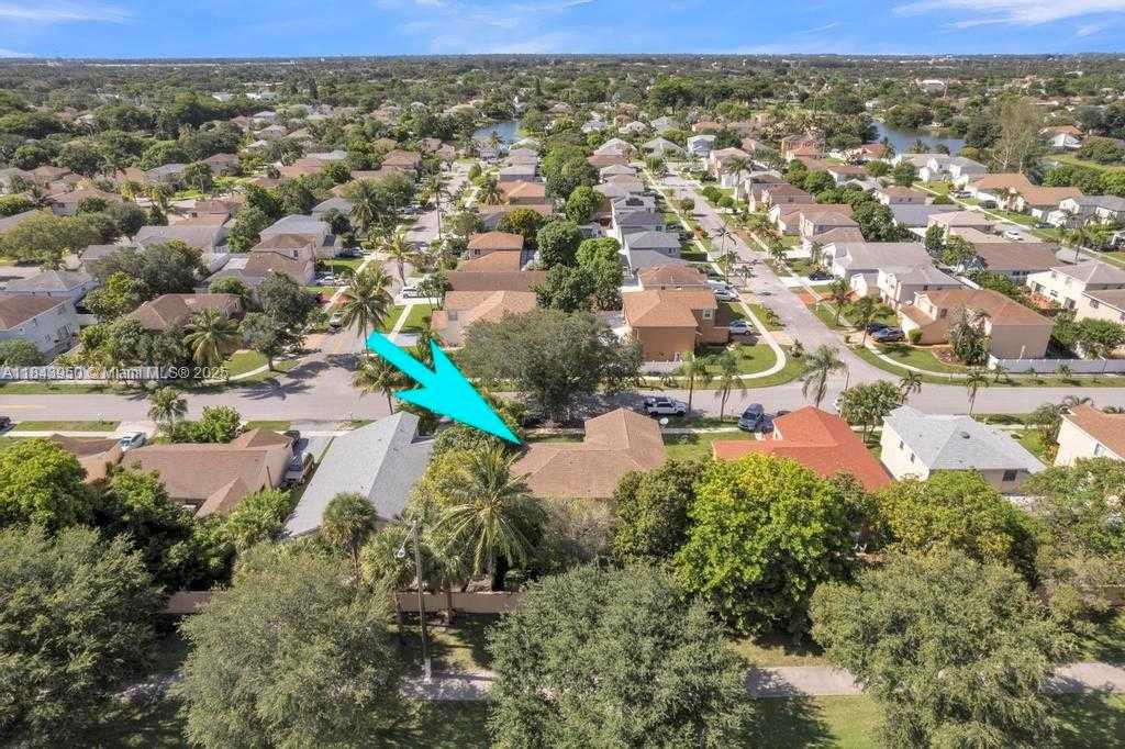 Small Image of 9500 ATLANTIC ST, Miramar Number 17