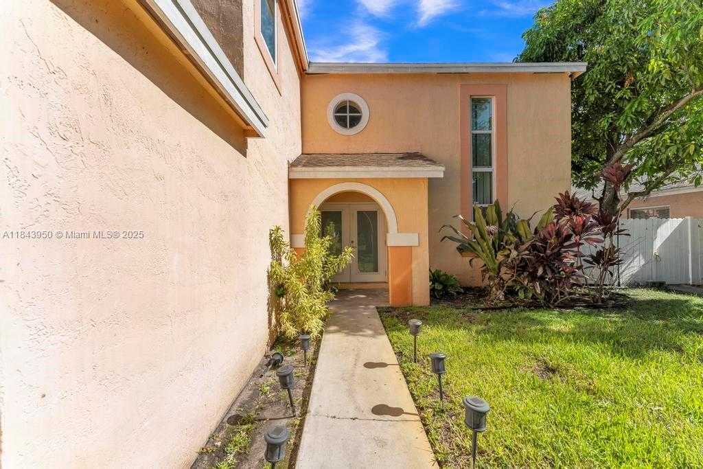 Small Image of 9500 ATLANTIC ST, Miramar Number 2