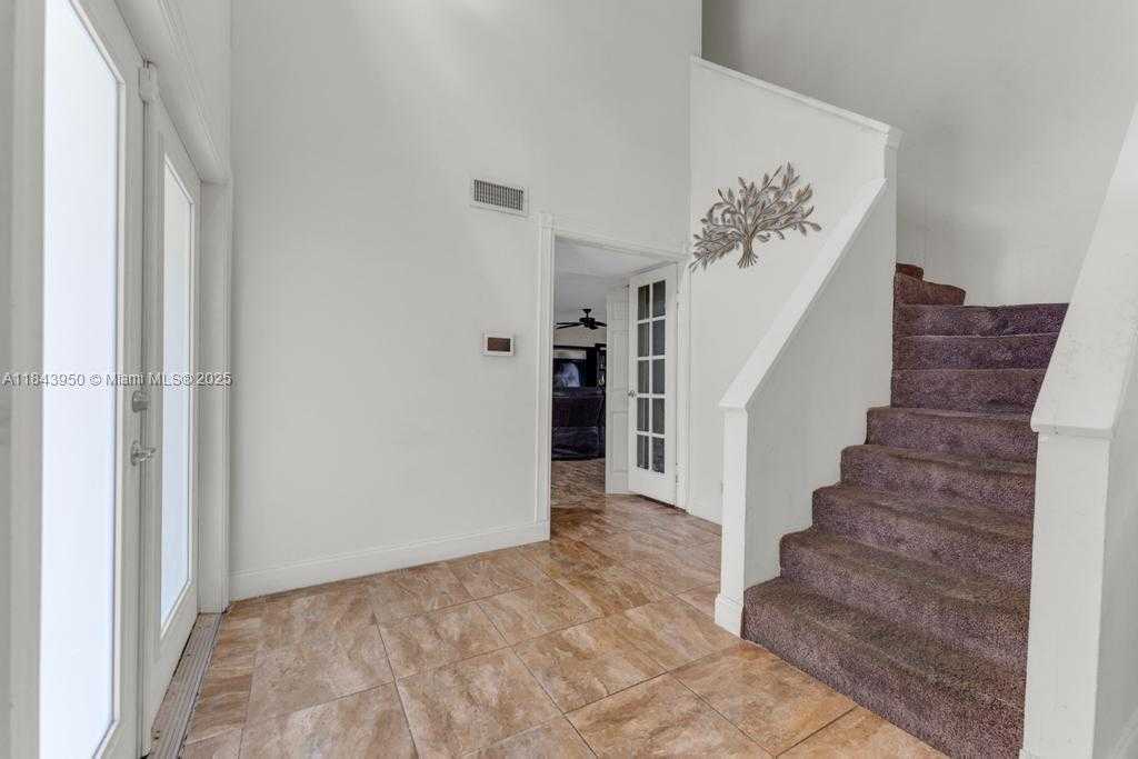 Small Image of 9500 ATLANTIC ST, Miramar Number 3