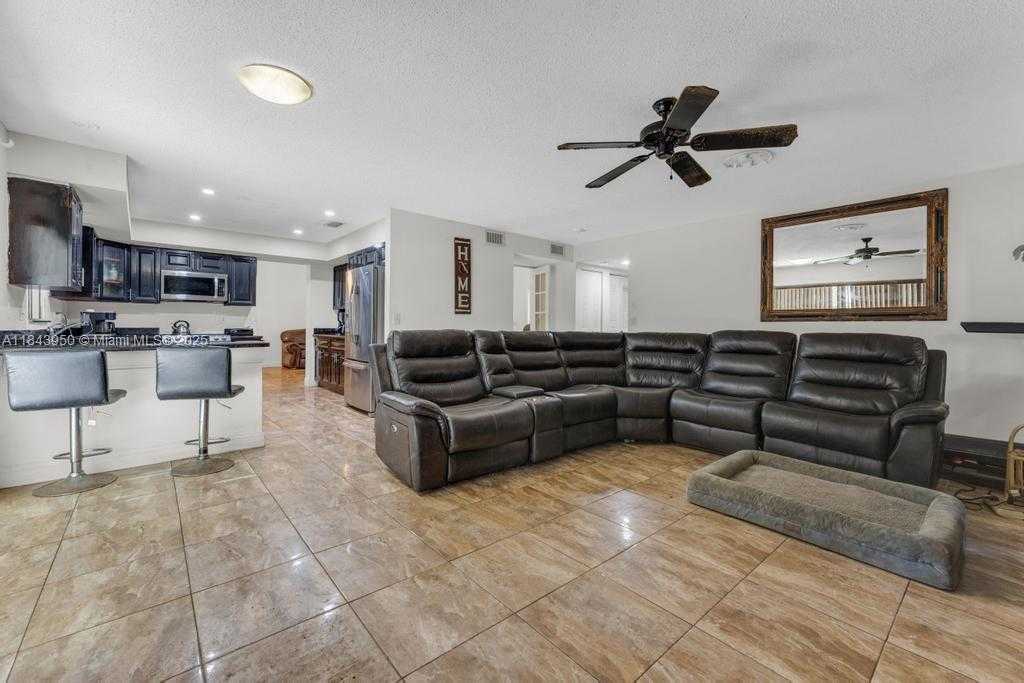 Small Image of 9500 ATLANTIC ST, Miramar Number 9