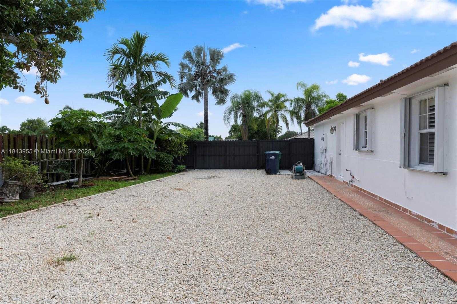 Small Image of 28401 SOUTH WEST 158TH CT, Homestead Number 26
