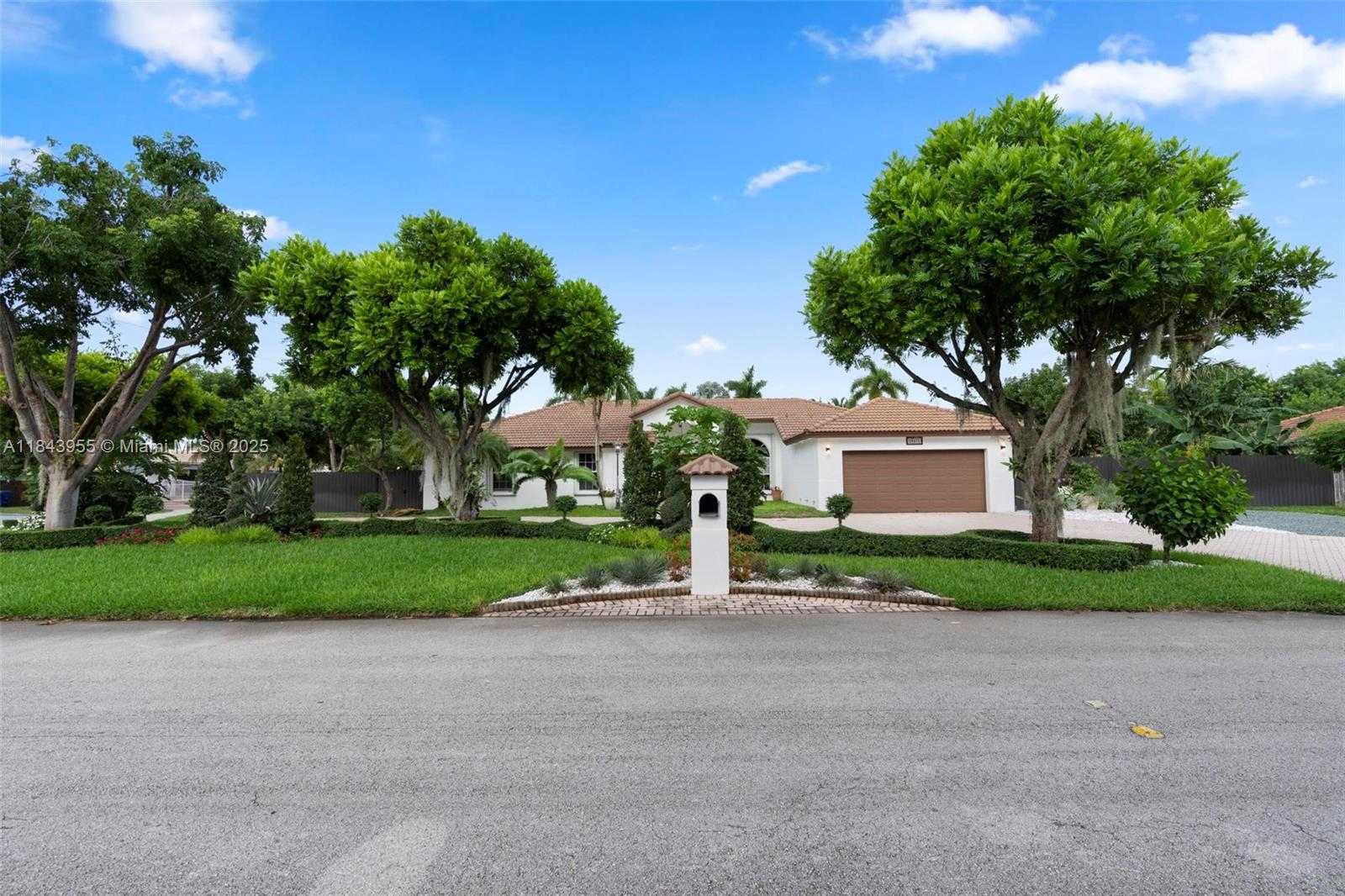 Small Image of 28401 SOUTH WEST 158TH CT, Homestead Number 35