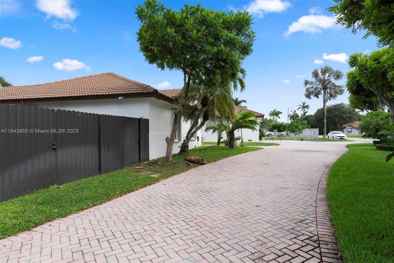 Small Image of 28401 SOUTH WEST 158TH CT, Homestead Number 41