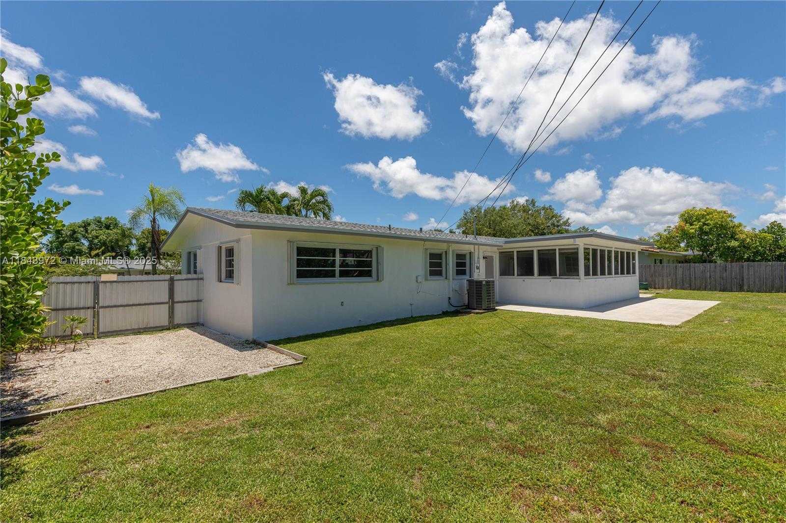Small Image of 9215 SOUTH WEST 178TH TER, Palmetto Bay Number 34